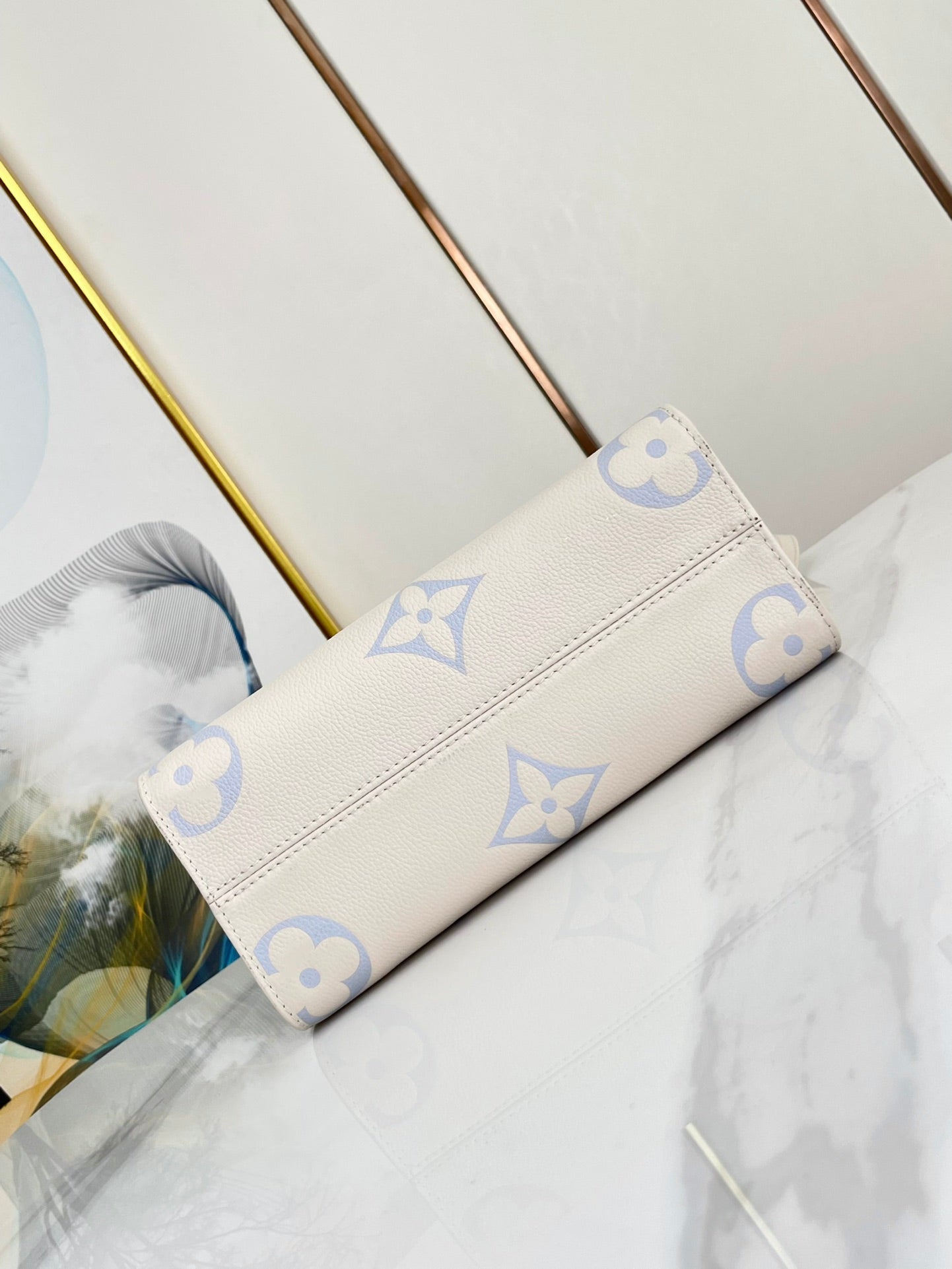 LOUIS VUITTON ONTHEGO 25 WHITE PURPLE MONOGRAM CANVAS