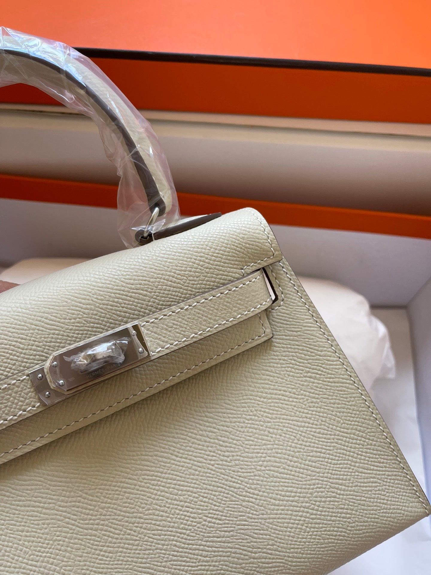HERMES KELLY MINI 20 BAG IN OAT TAN CALFSKIN WITH SILVER HARDWARE