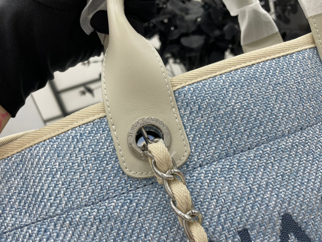 CHANEL DEAUVILLE LARGE 38 TOTE BAG IN LIGHT BLUE CANVAS WITH BLACK LOGO