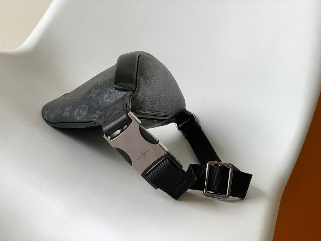 LOUIS VUITTON LV 25S DISCOVERY BUMBAG 44 IN BLACK MONOGRAM ECLIPSE CALFSKIN