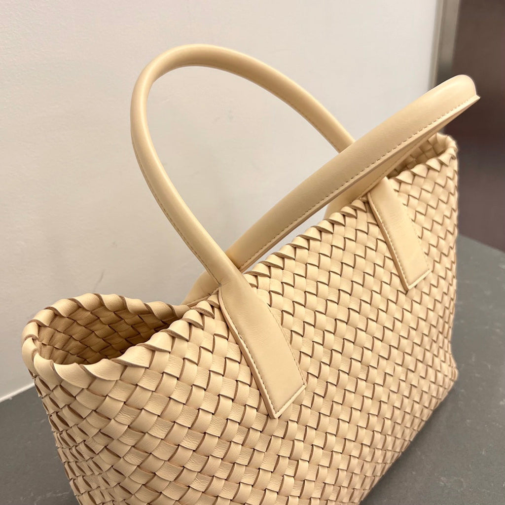 BOTTEGA VENETA SMALL CABAT 32 IN CREAM LAMBSKIN