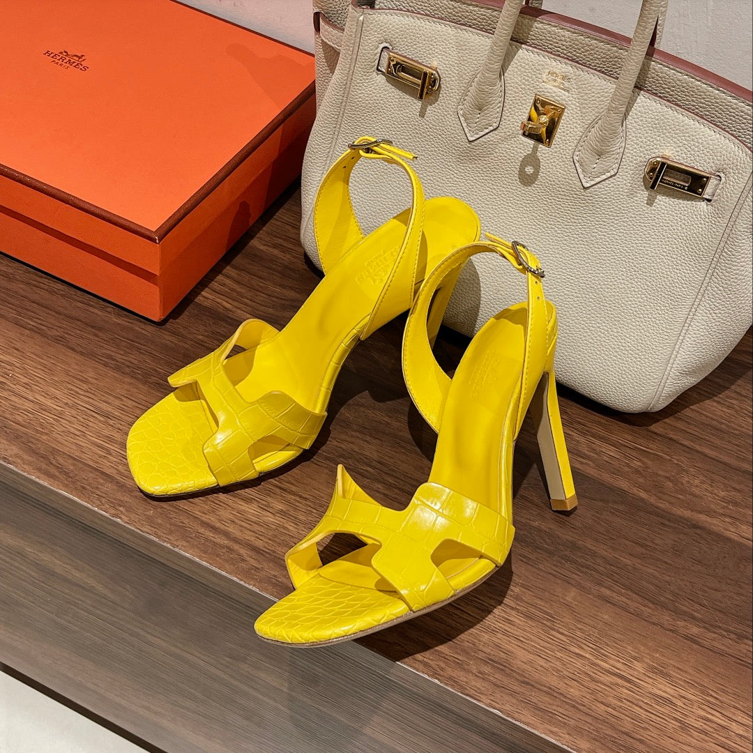 HERMES SLINGBACK ETERNITE 105 YELLOW LAMBSKIN AND CROCODILE LEATHER