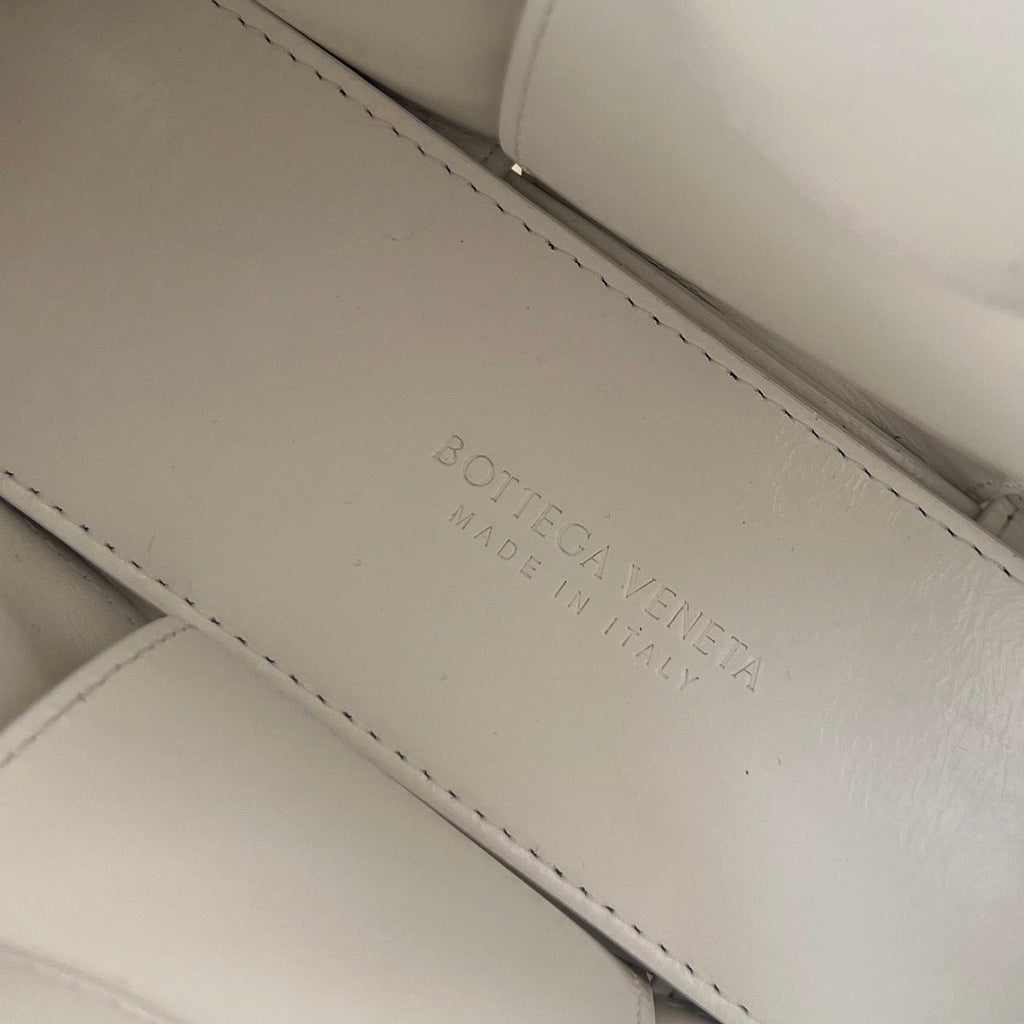 BOTTEGA VENETA CANDY ARCO TOTE 20 IN WHITE SOFT LAMBSKIN
