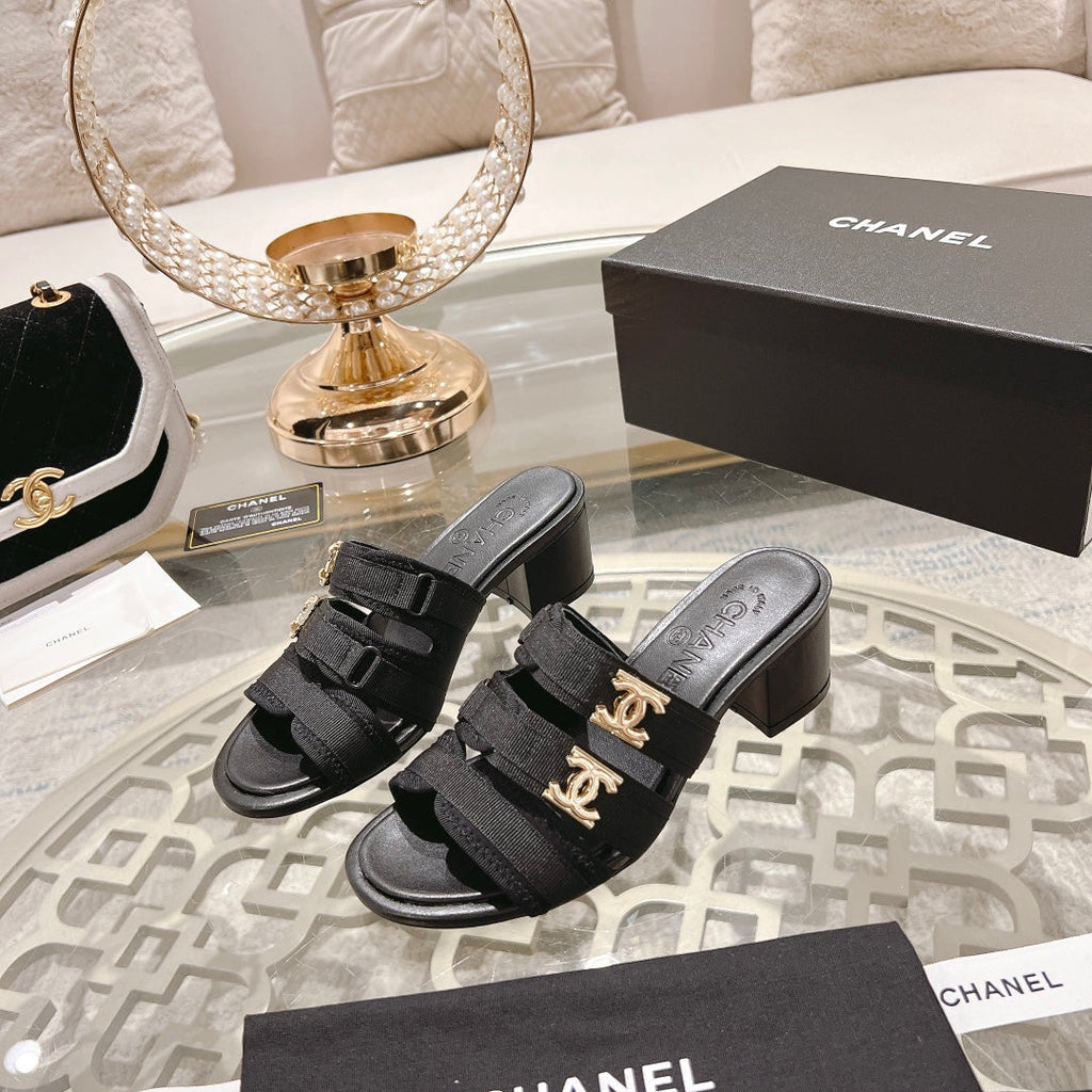CHANEL Double C  Xiaoxiang Chain Fabric Head Chunky High Heel Black Lambskin