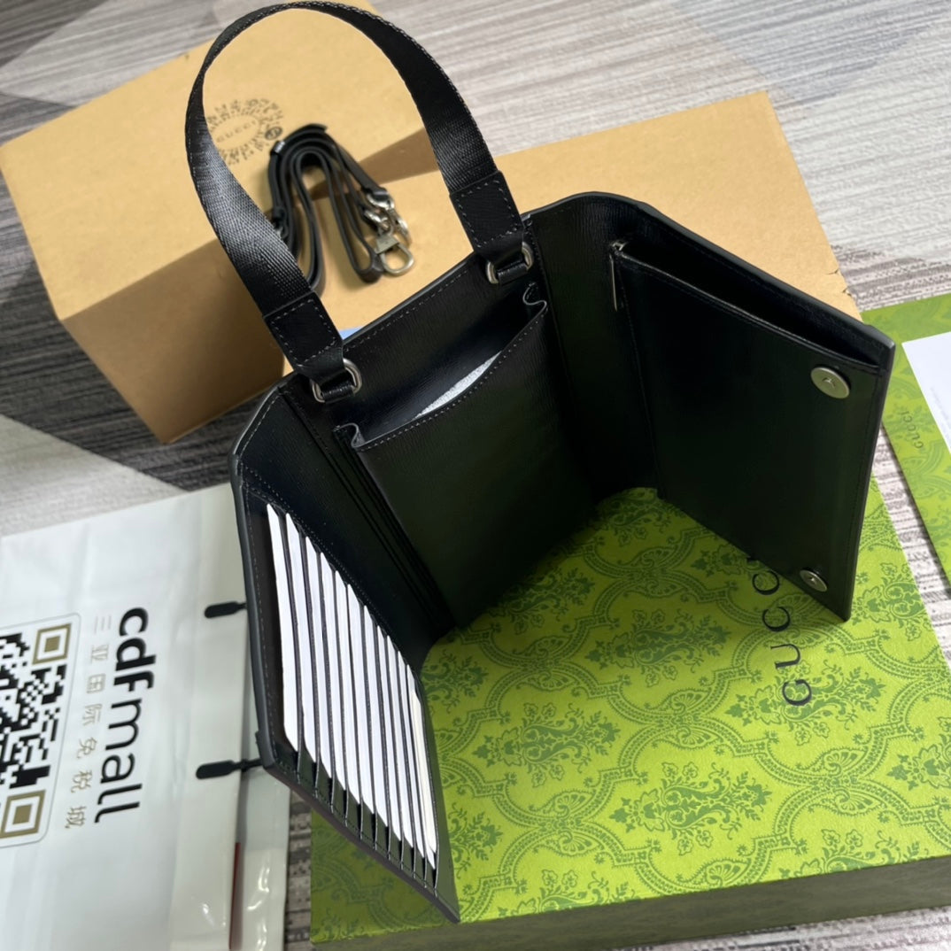 GUCCI CLASP CLUTCH 20 IN BLACK CANVAS AND CALFSKIN