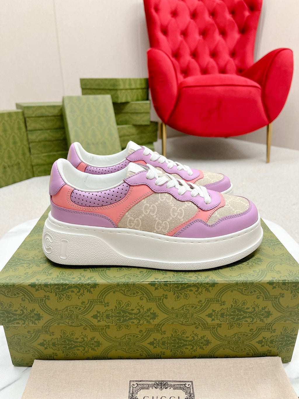 GUCCI TRAINER LIGHT GRAY AND PURPLE CALFSKIN