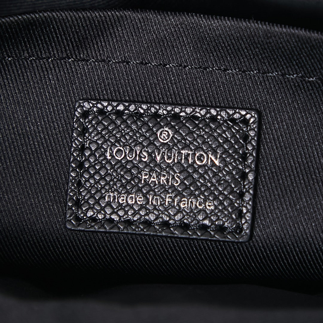 LOUIS VUITTON OUTDOOR MESSENGER 26 IN BLACK TAIGA LEATHER MIX MONOGRAM ECLIPSE CANVAS