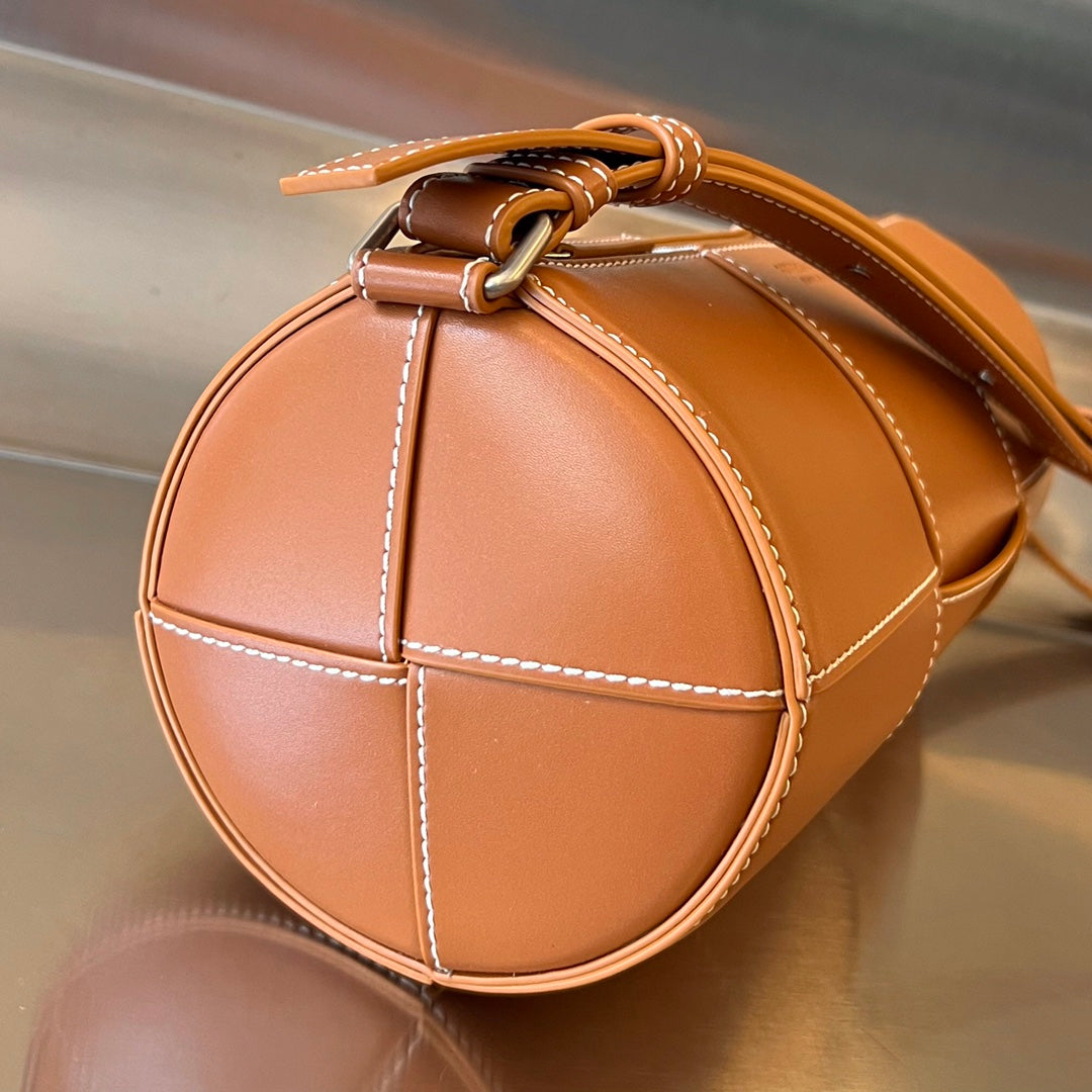 BOTTEGA VENETA CYLINDER CASSETTE 30 IN BRONZE BROWN CALFSKIN