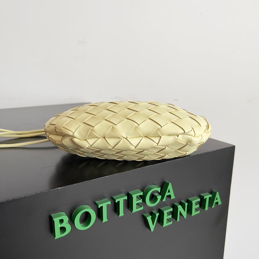 BOTTEGA VENETA SARDINE 20 WITH CHAIN IN YELLOW CREAM LAMBSKIN