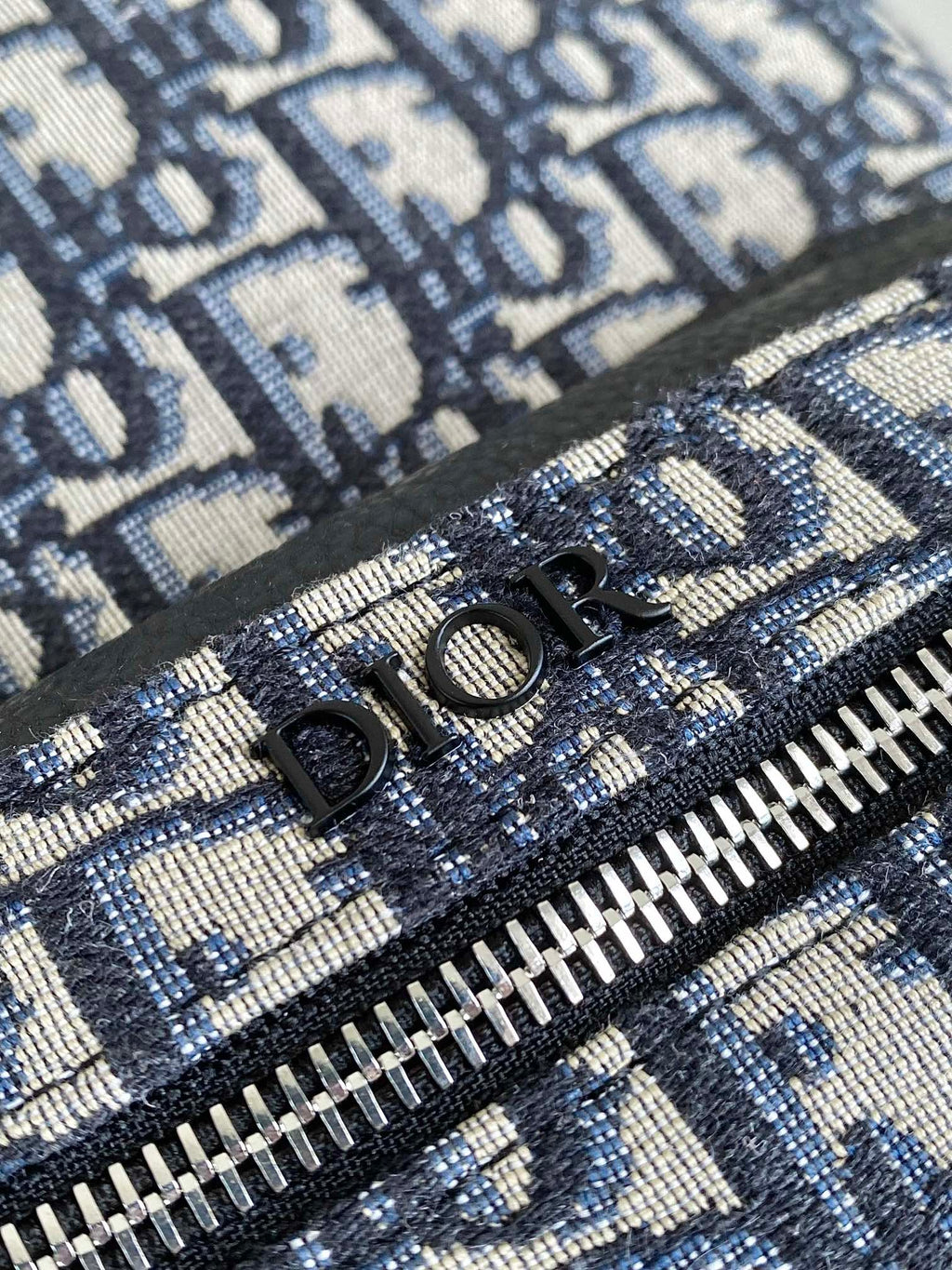 DIOR LARGE BACKPACK 42 BLUE OBLIQUE JACQUARD
