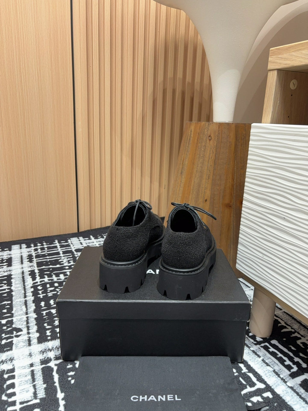 CHANEL OXFORD SHOES IN BLACK TWEED AND CALFSKIN