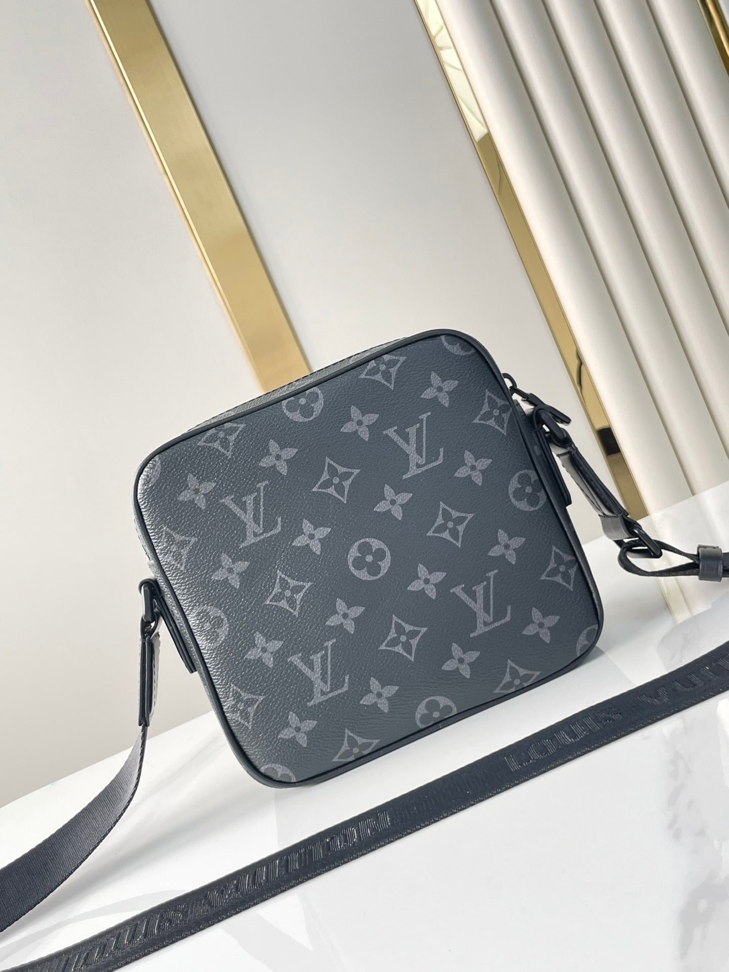 LOUIS VUITTON GETAWAY MESSENGER 18 IN GUN METAL MONOGRAM ECLIPSE CANVAS