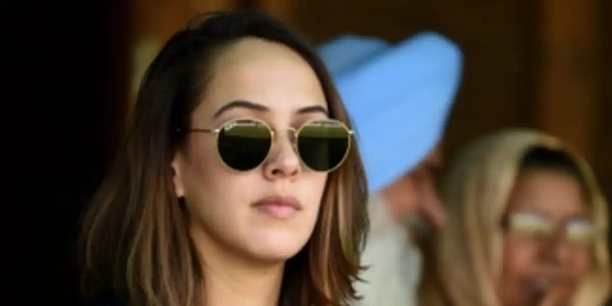 Ray-Ban Round Metal 3447 001 - As Seen on Selena Gomez & Tony Hawk