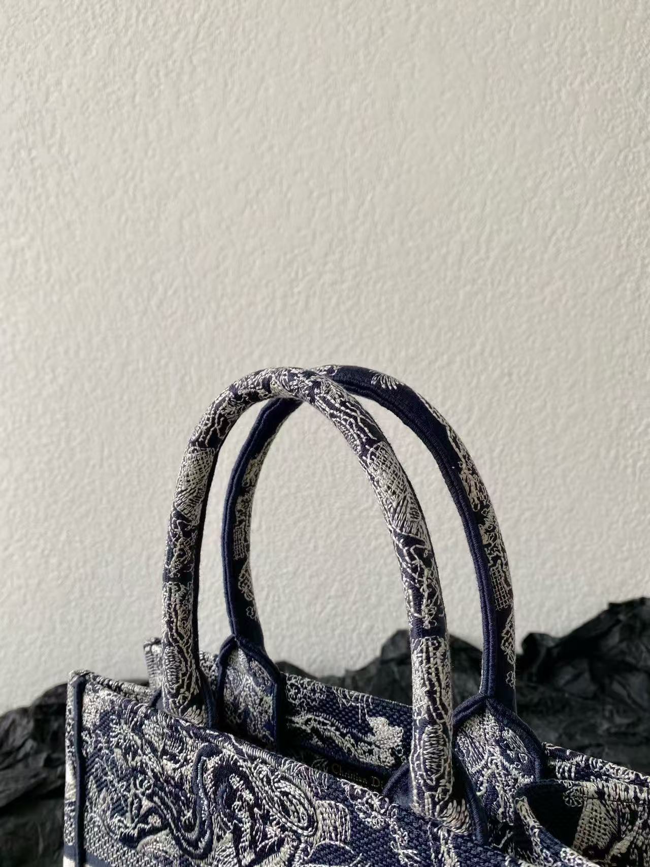 DIOR MISS SMALL TOTE 26 IN NAVY BLUE AND WHITE CANVAS