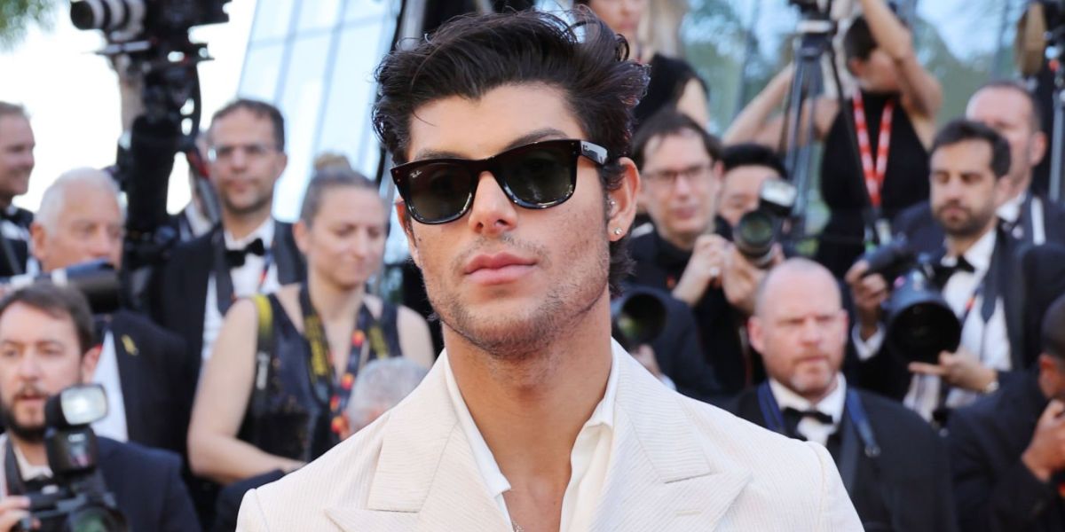 Ray-Ban Wayfarer Reverse RB R0502S 6677/VR - As Seen On Charles Leclerc and Emily Ratajkowski