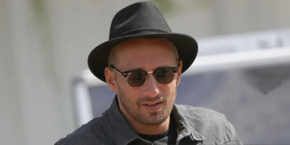 Ray-Ban Clubmaster 3016 W0365 Black - An Icon - As Seen On Harry Kane & V of BTS