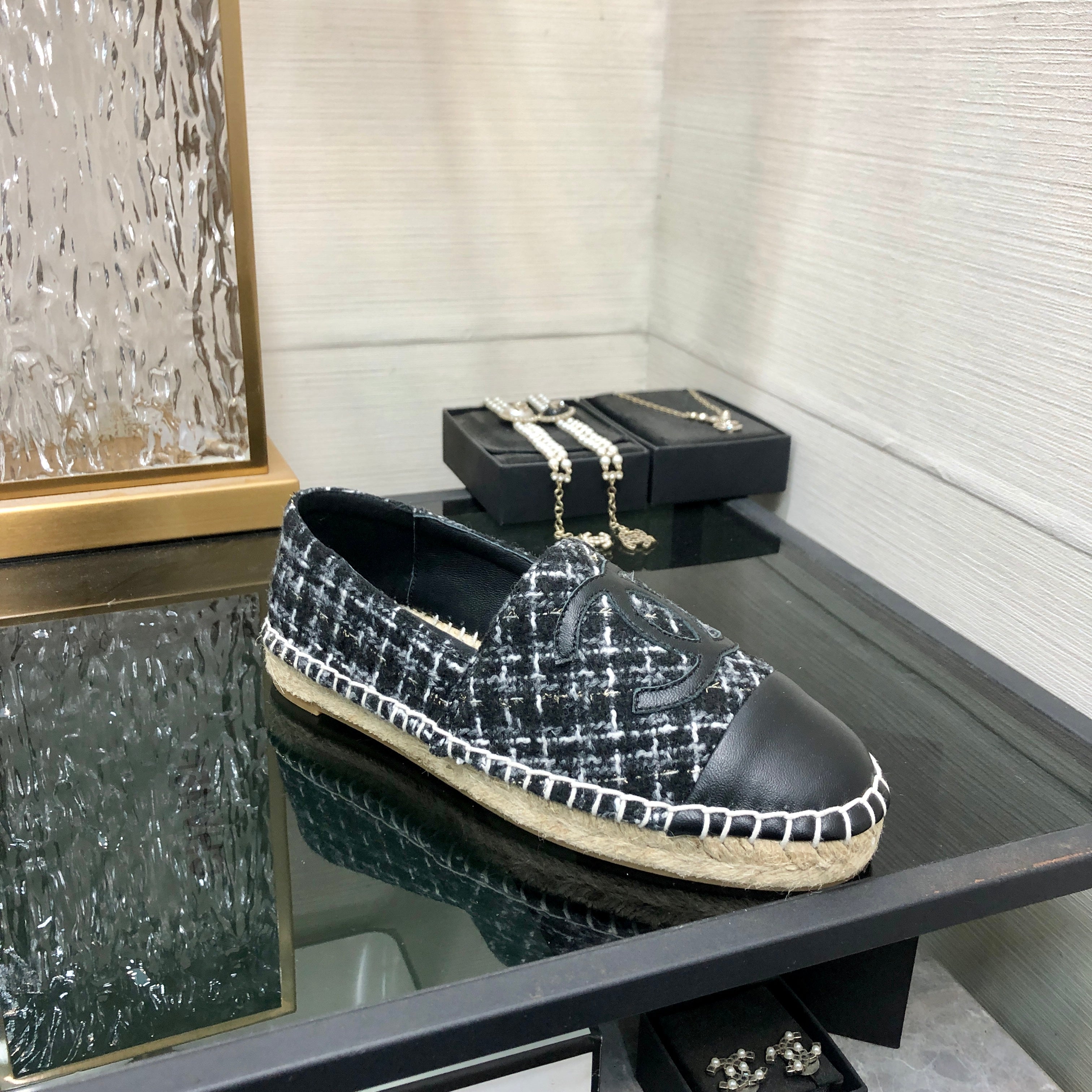 CHANEL ESPADRILLE BLACK MIX WHITE TWEED FABRIC AND CALFSKIN FLATS