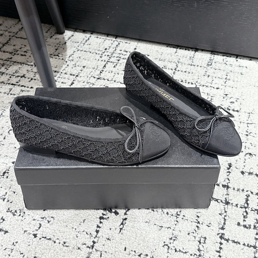 CHANEL BALLET FLAT 25S IN BLACK TWEED