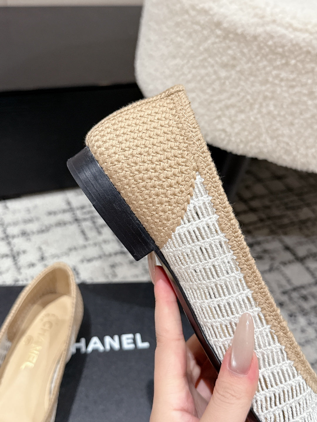CHANEL BALLET FLAT 25S IN OFF WHITE AND BEIGE RAFFIA