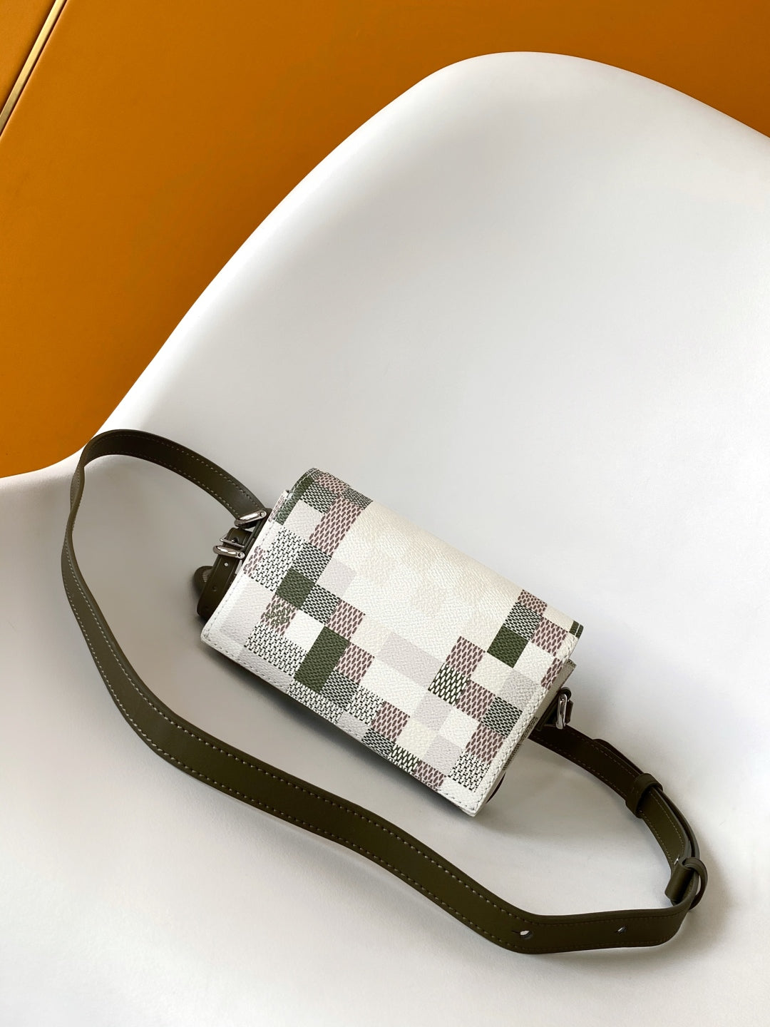 LOUIS VUITTON STEAMER WEARABLE WALLET 16 IN BEIGE AND KHAKI COLORWAY COATED CANVAS