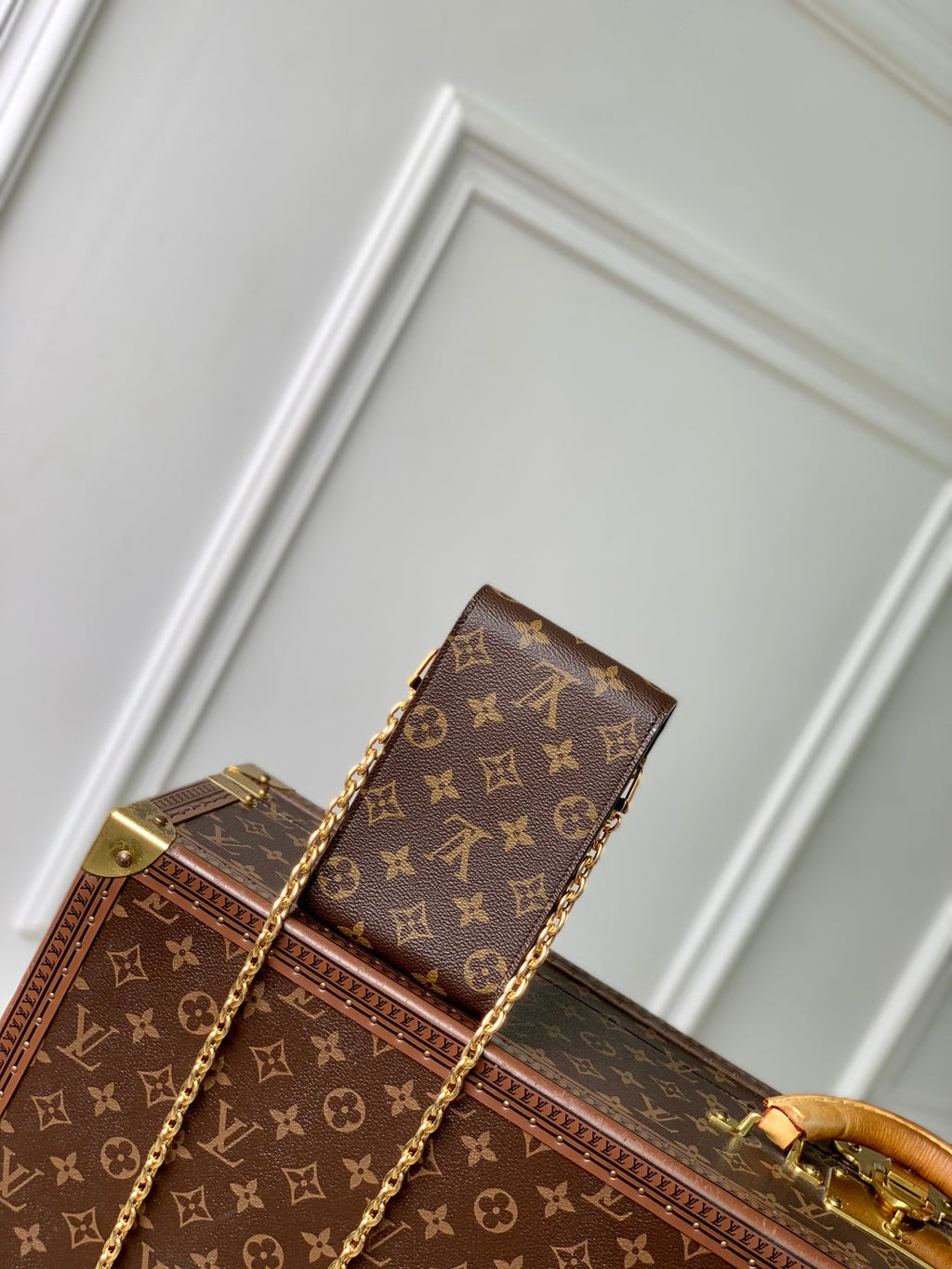 LOUIS VUITTON PHONE POUCH 17.5 IN BROWN MONOGRAM COATED CANVAS AND CALFSKIN