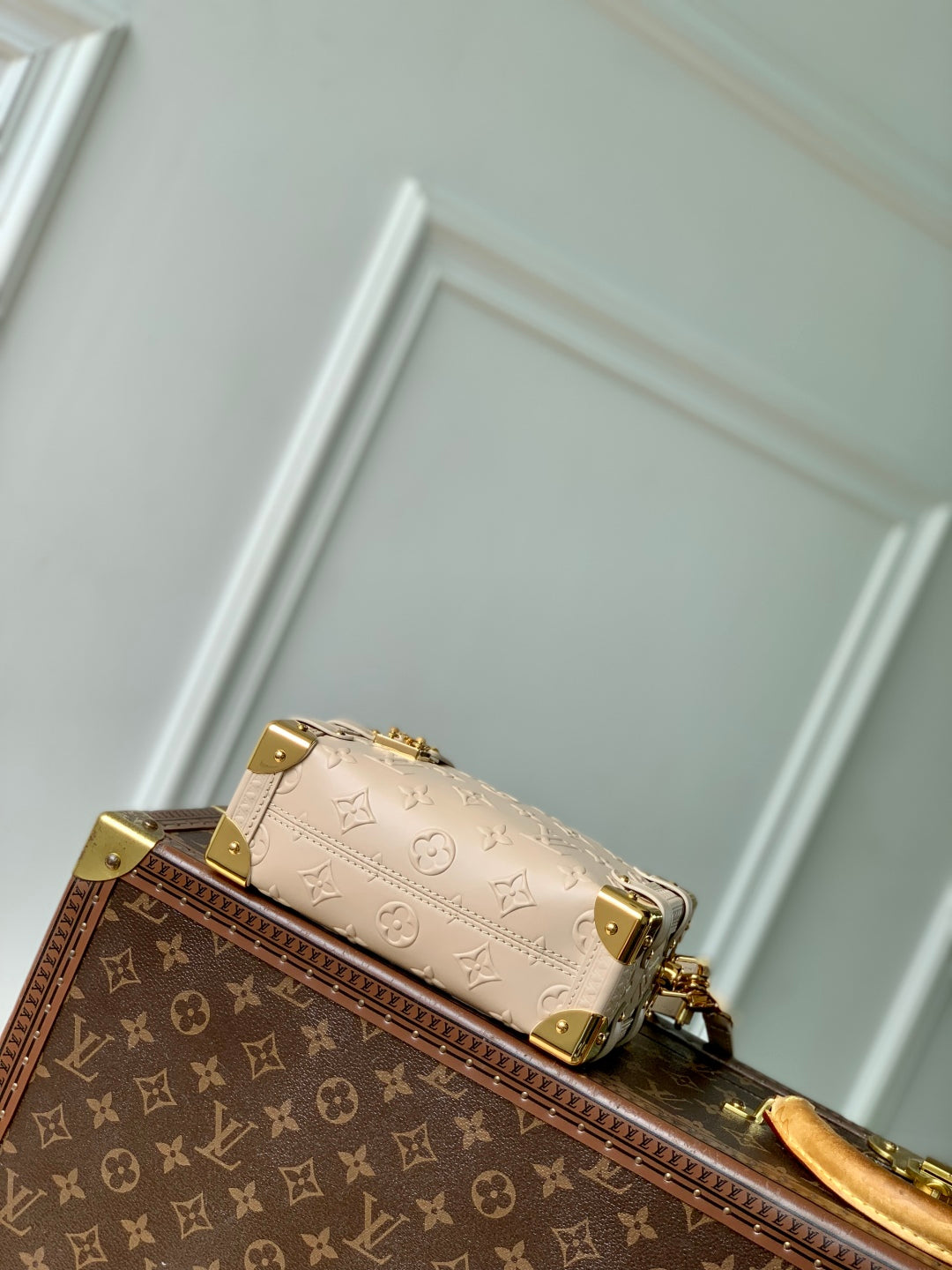 LOUIS VUITTON SIDE TRUNK 19 IN BEIGE MONOGRAM BOLD CALFSKIN GOLD HARDWARE