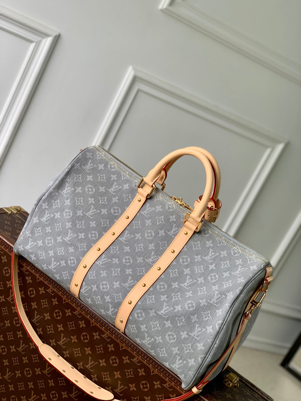 LOUIS VUITTON KEEPALL BANDOULIÈRE 45 IN GREY MONOGRAM DENIM LIGHT BROWN CALFSKIN