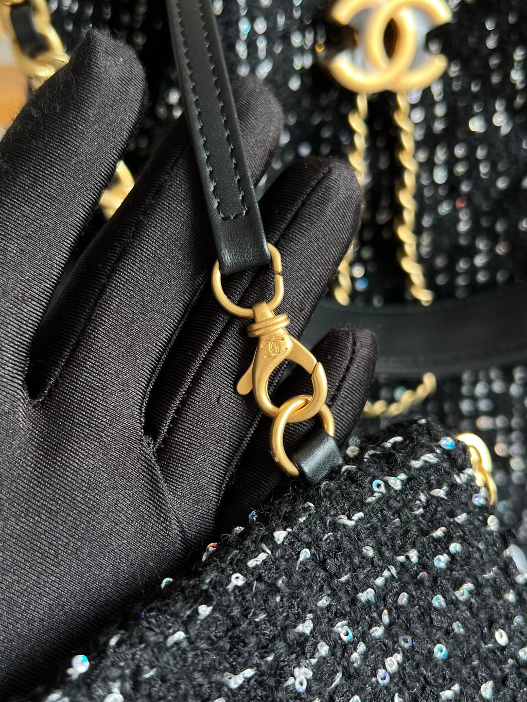 CHANEL 25S HOBO BAG 40 IN BLACK TWEED WITH GOLD HARDWARE