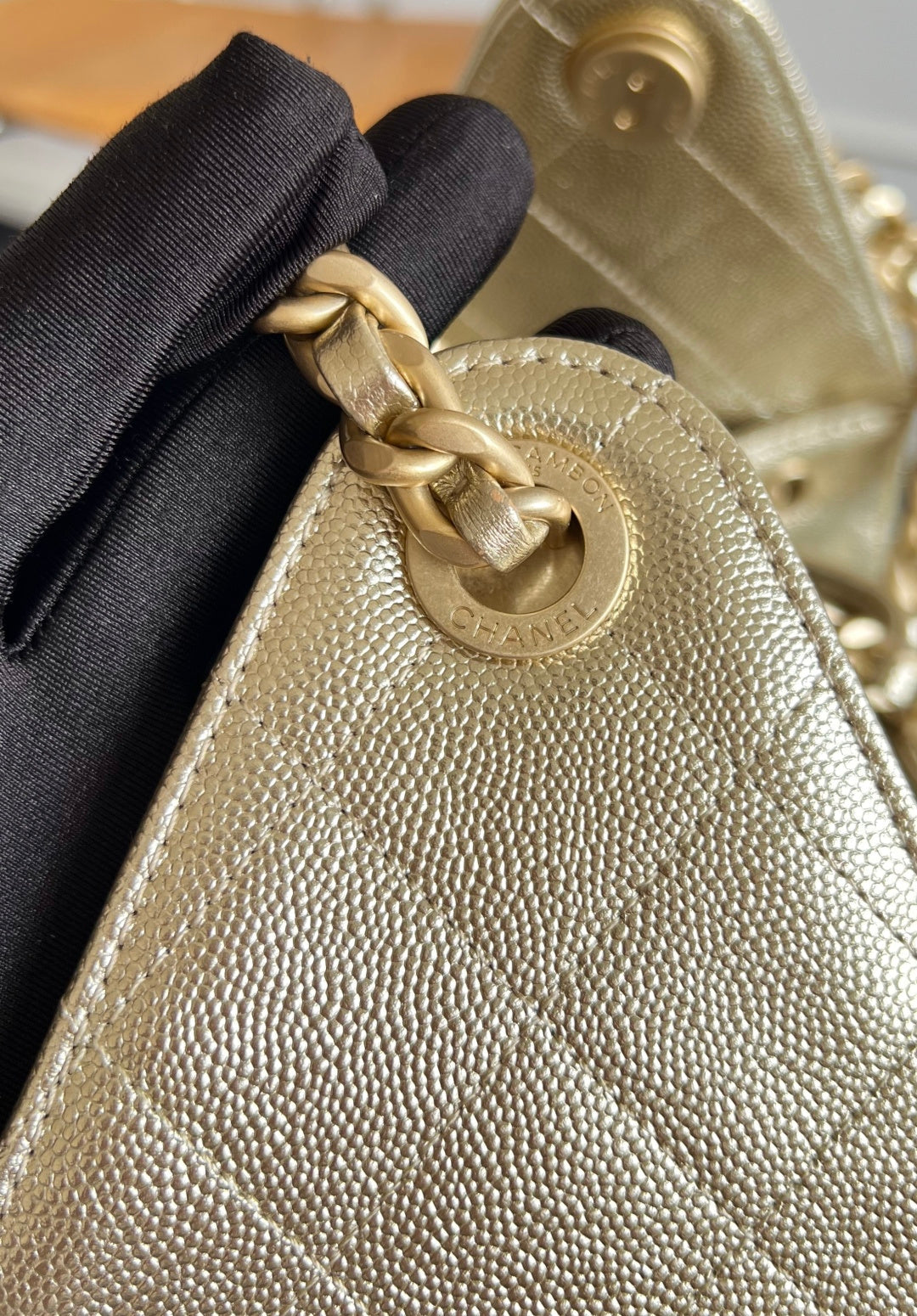 CHANEL 25S HOBO BAG 30 IN LIGHT GOLD METALLIC CAVIAR