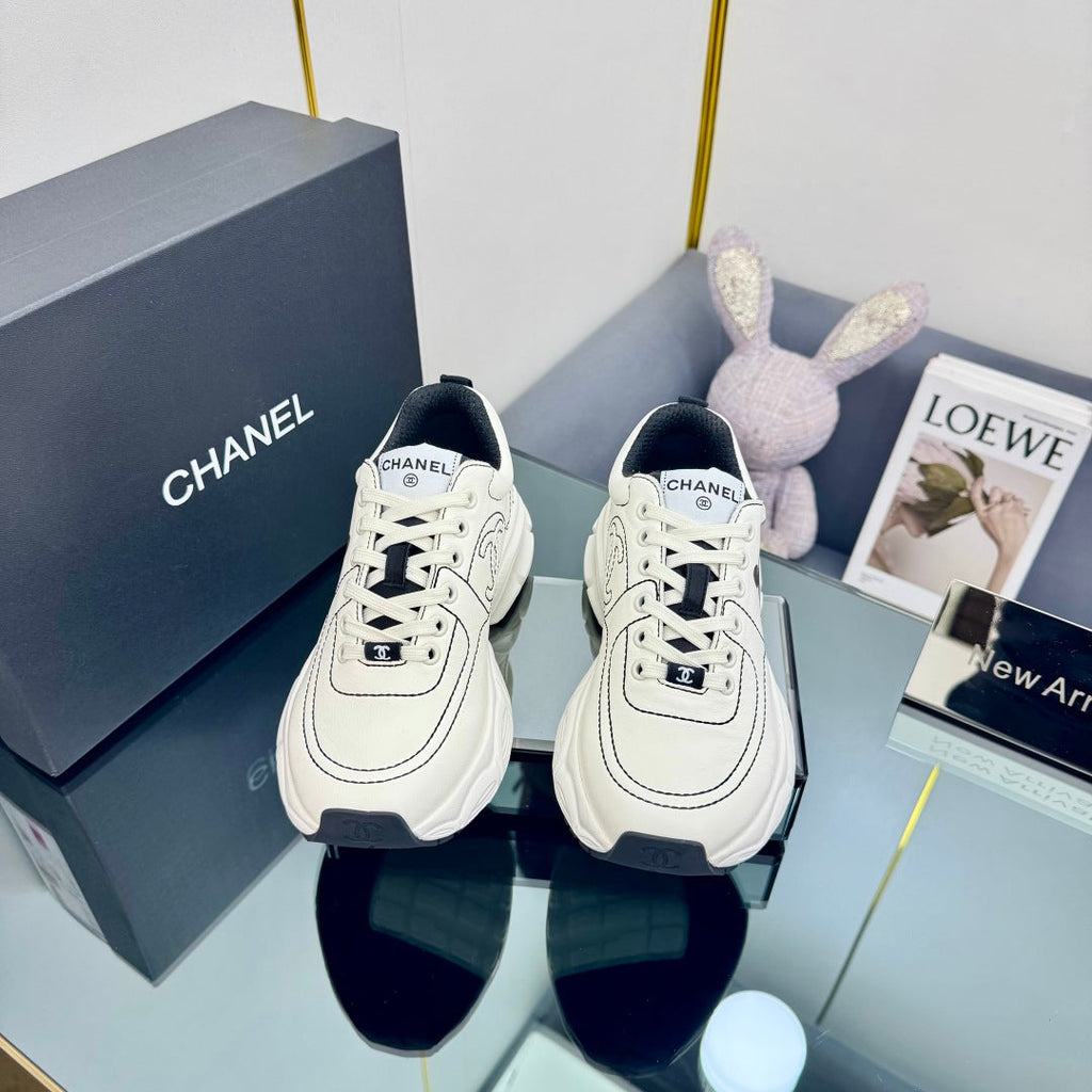 CHANEL TRAINERS SNEAKER IN WHITE CALFSKIN WITH STICKER 238626