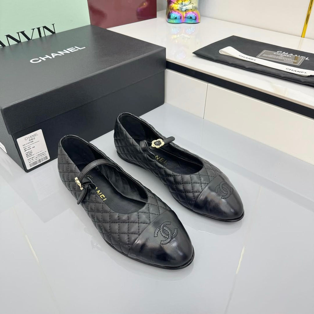 CHANEL MARY JANE FLAT 25S IN BLACK LAMBSKIN EMBOSSED LOGO