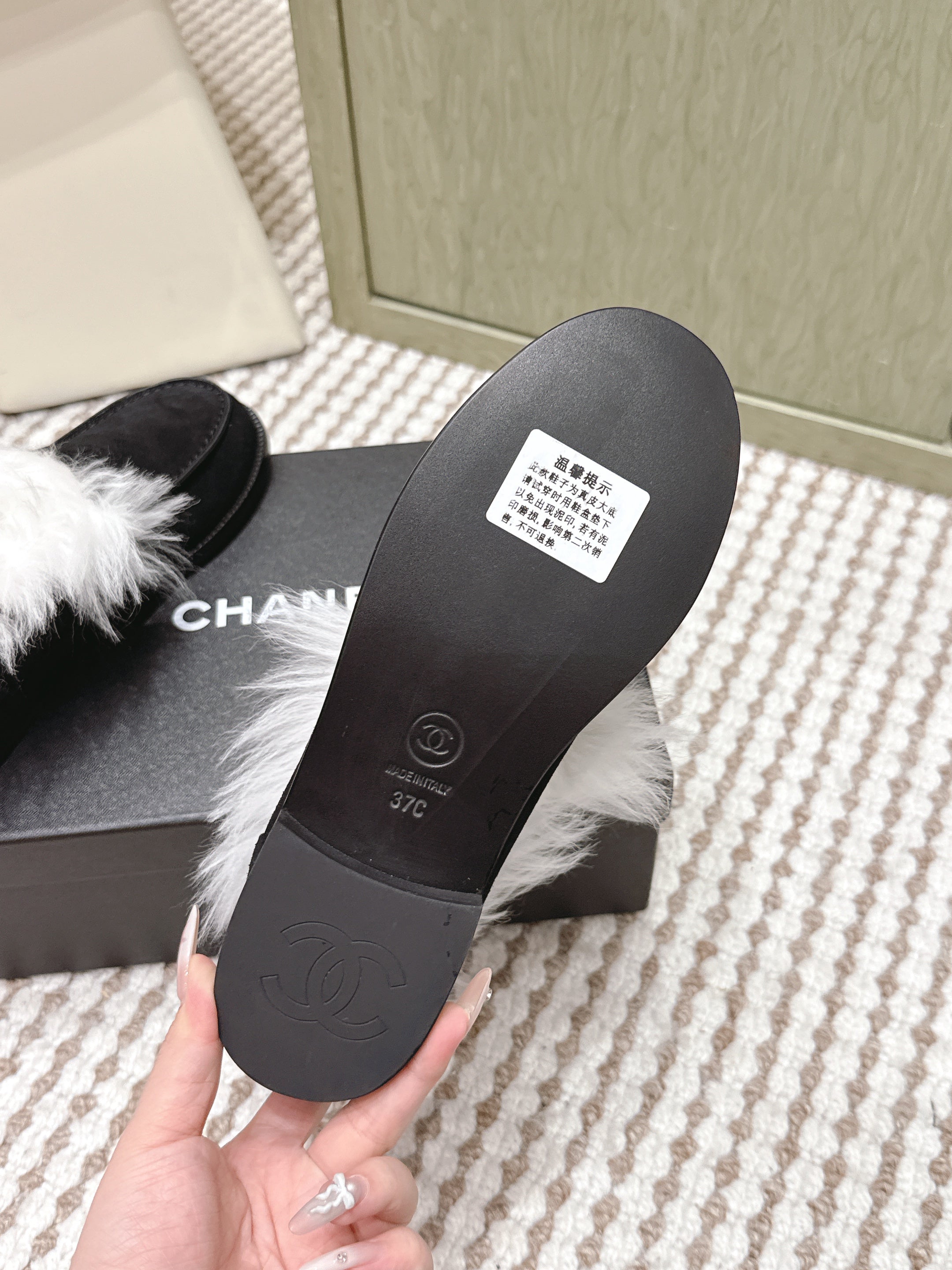 CHANEL 25S LOAFERS MOASIN IN BLACK SUEDE WITH WHITE MINK FUR LINING