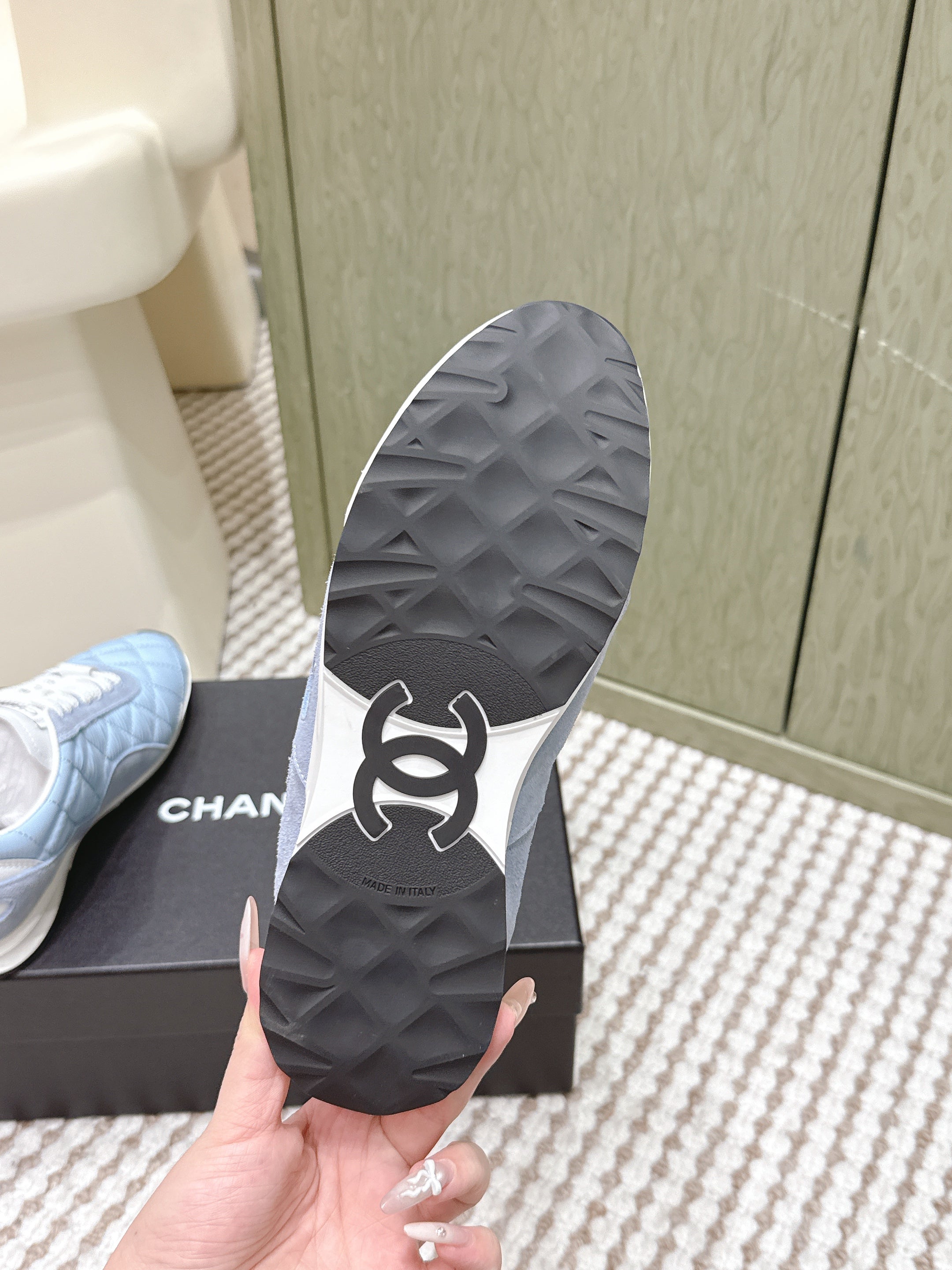 CHANEL 25S SNEAKERS IN LIGHT BLUE CALFSKIN AND SUEDE