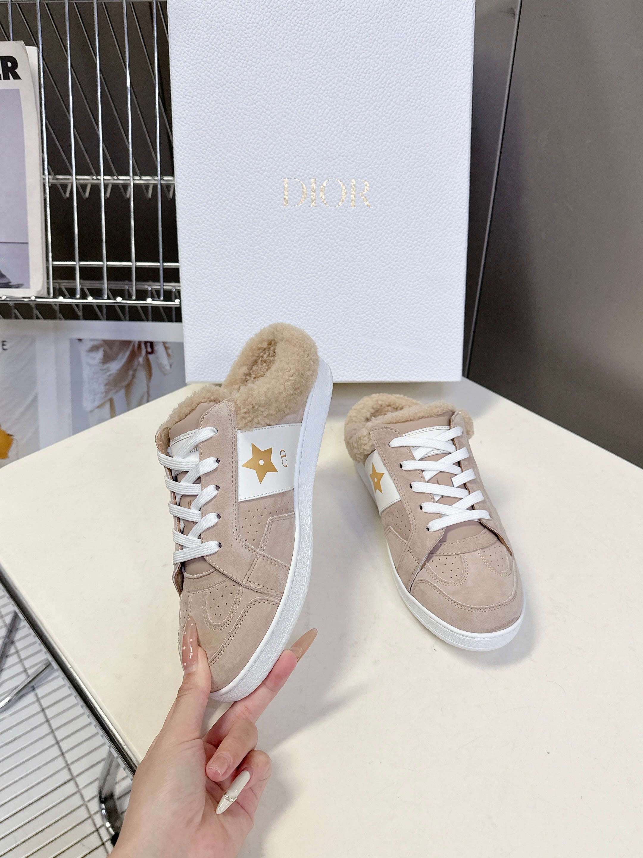 DIOR 25S  STAR SNEAKERS IN NUDE PINK SUEDE AND WOOL