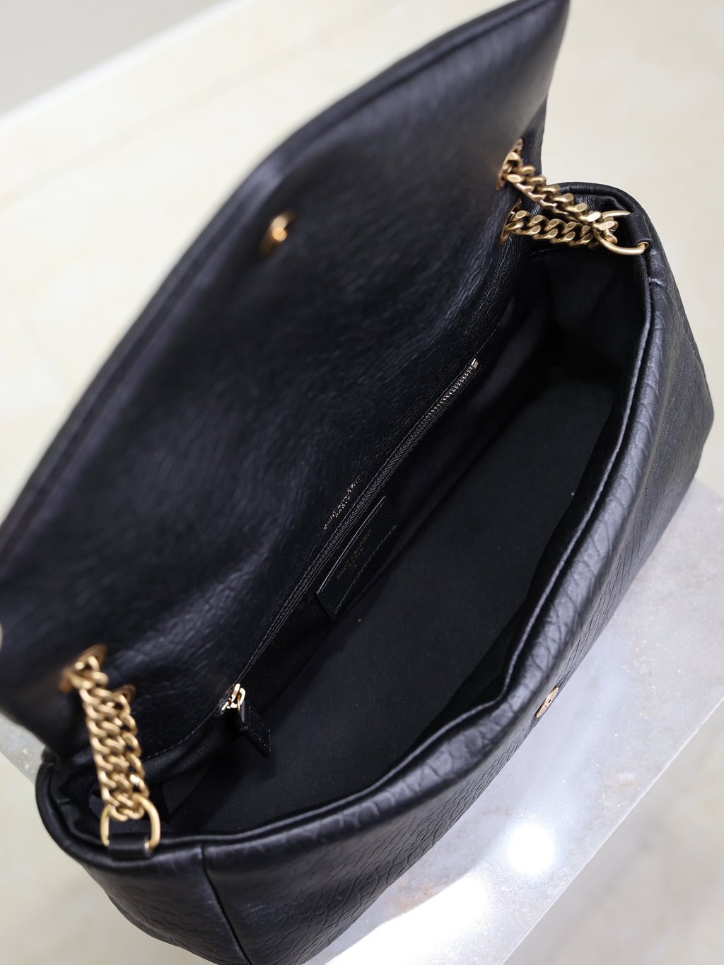 YSL 25S CALYPSO 30 IN BLACK GRAINED CALFSKIN GOLD HARDWARE