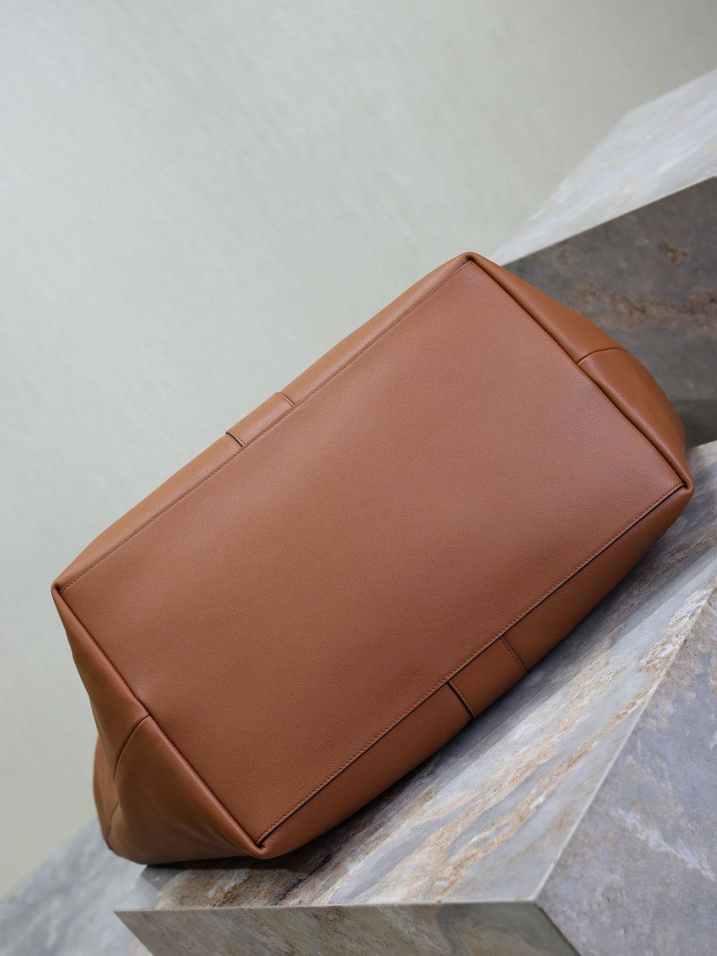 YSL 25S Y TOTE 50 IN CARAMEL CALFSKIN GOLD HARDWARE