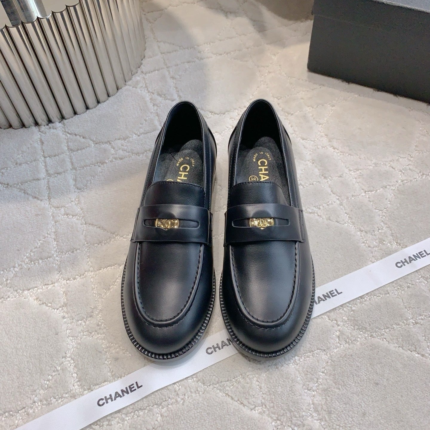CHANEL 25S MOASINS IN BLACK CALFSKIN GOLD HARDWARE