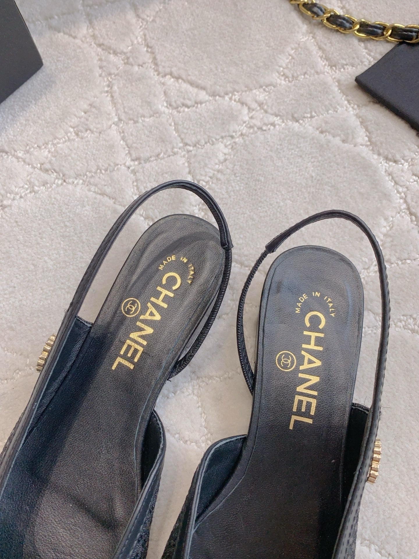 CHANEL 25S SLINGBACK IN SPARKLING BLACK CALFSKIN AND CANVAS GOLD HARDWARE