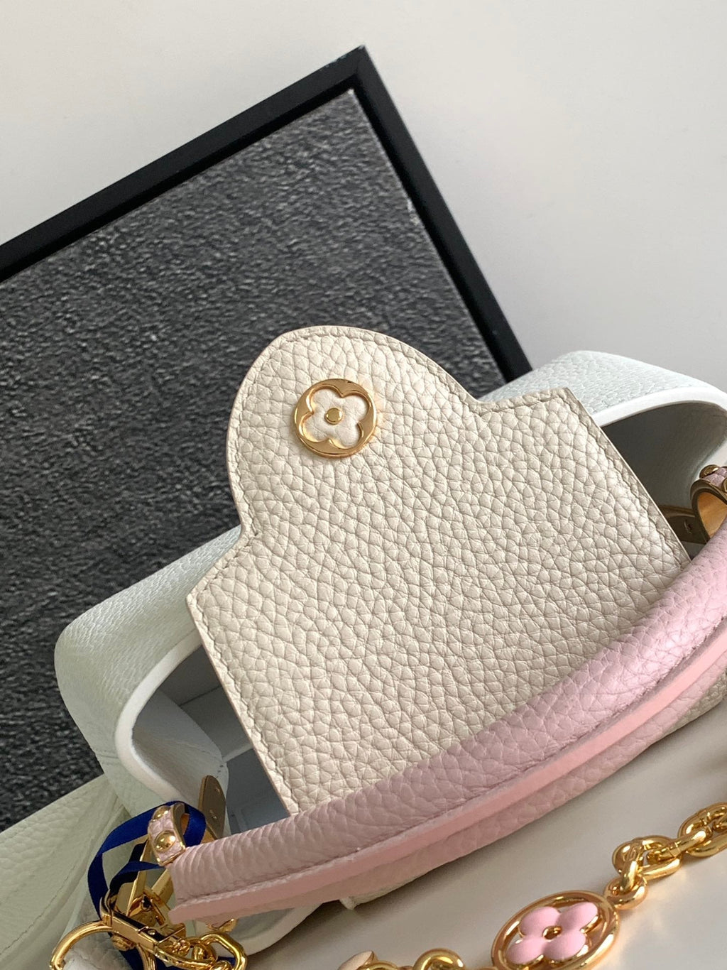 LOUIS VUITTON CAPUCINES MINI 21 IN WHITE MIX PINK AND BEIGE TAURILLON GOLD HARDWARE