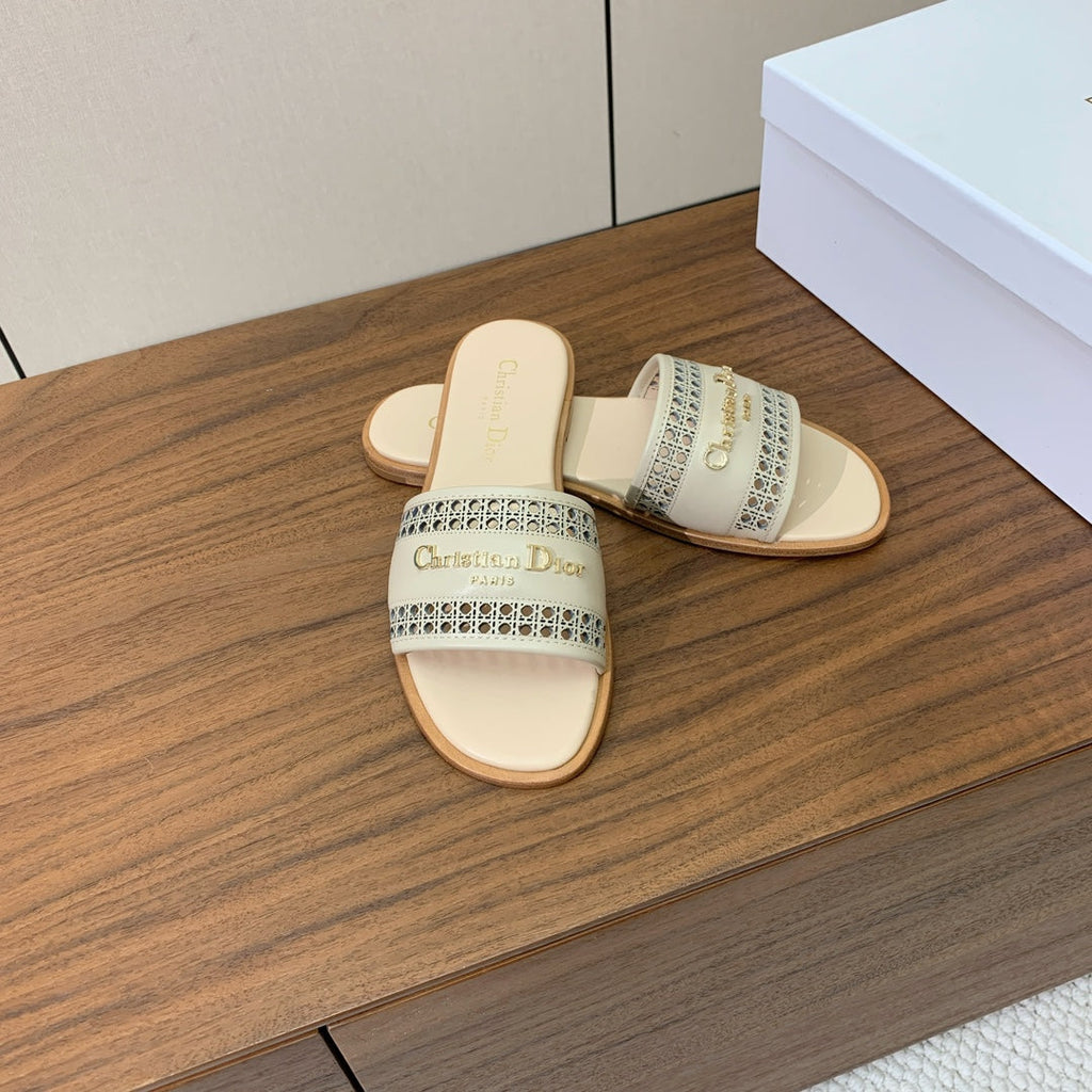 DIOR DWAY SLIDE BEIGE CALFSKIN AND GOLD LOGO