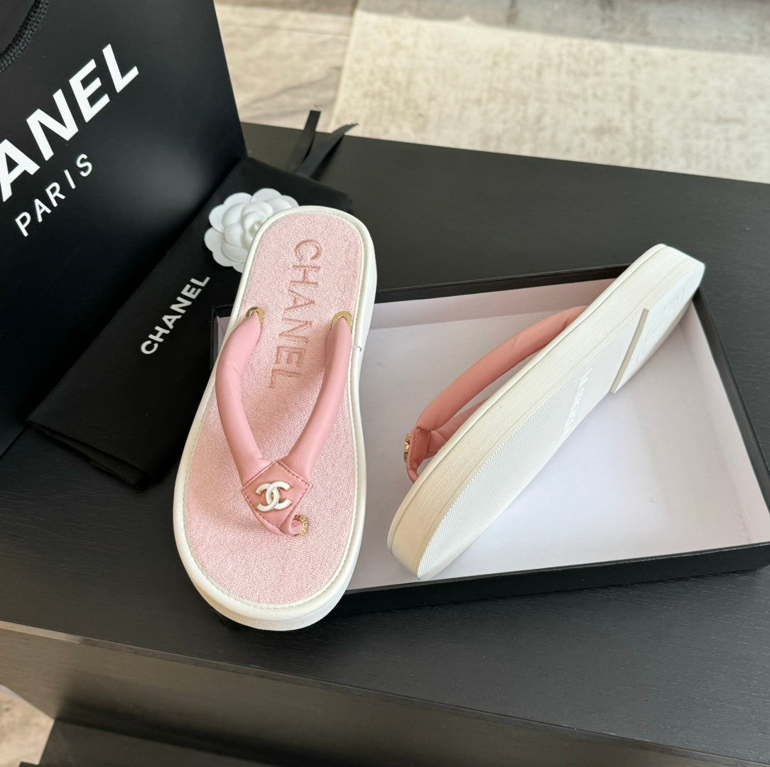 CHANEL Thick-soled Flip-Flops Lambskin Light Pink