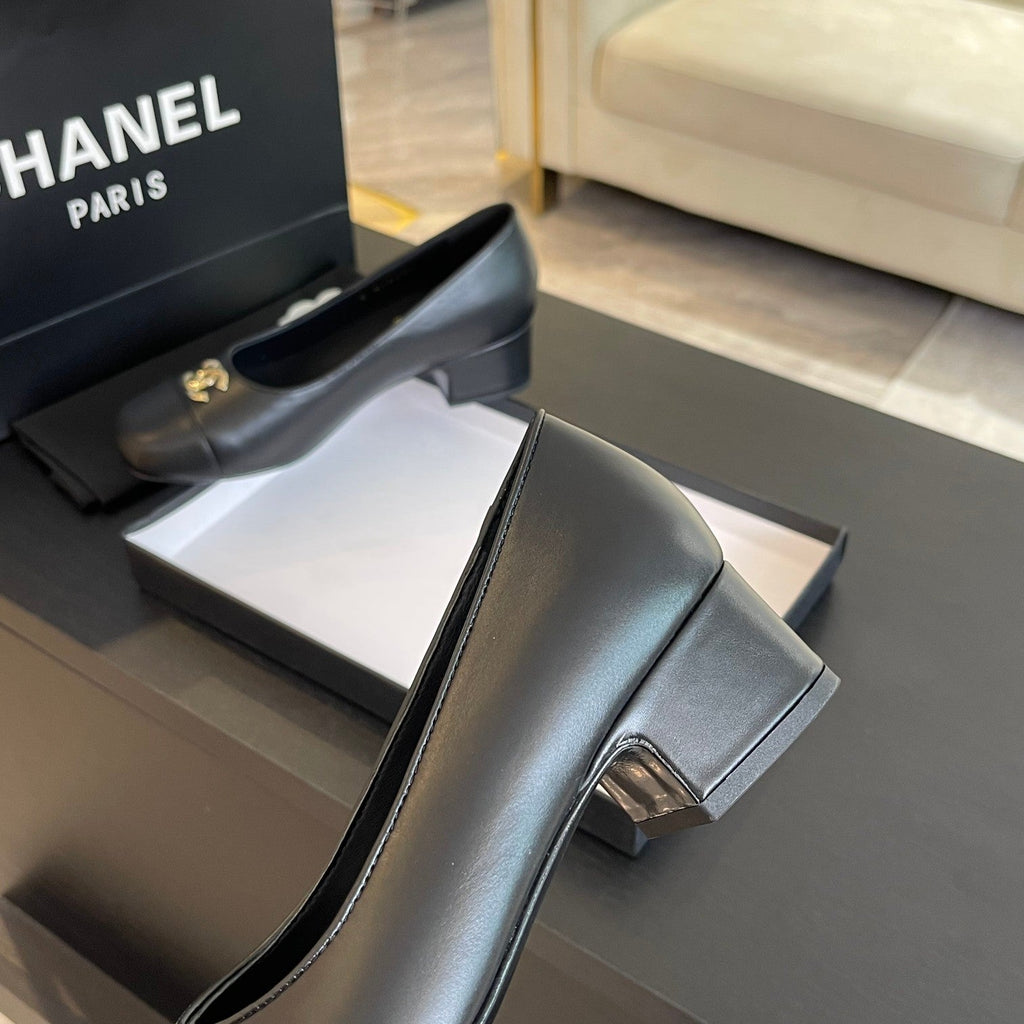 CHANEL PUMP BLACK CALFSKIN
