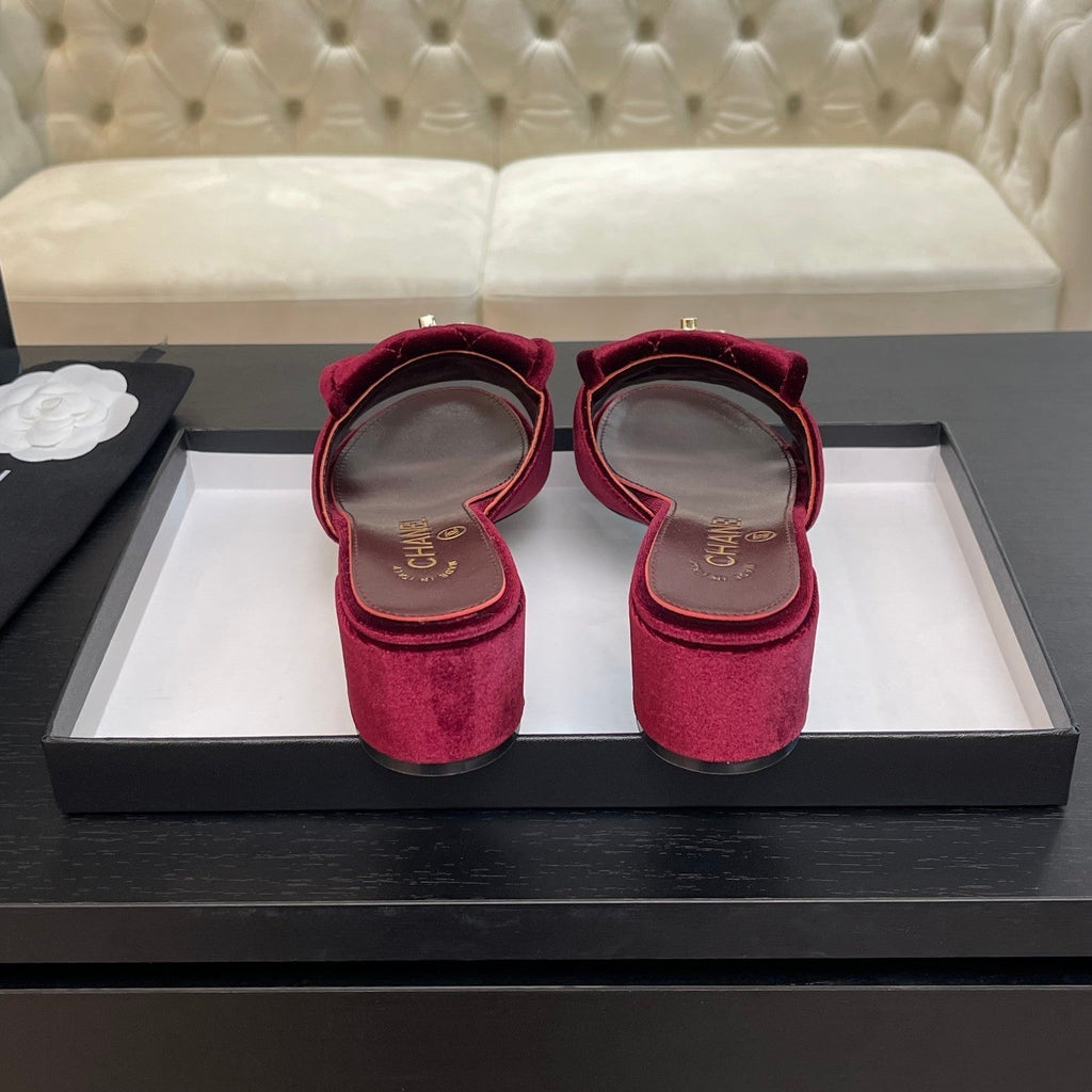 CHANEL MID-HEEL 5 CM MULE IN BURGUNDY RED VELVET