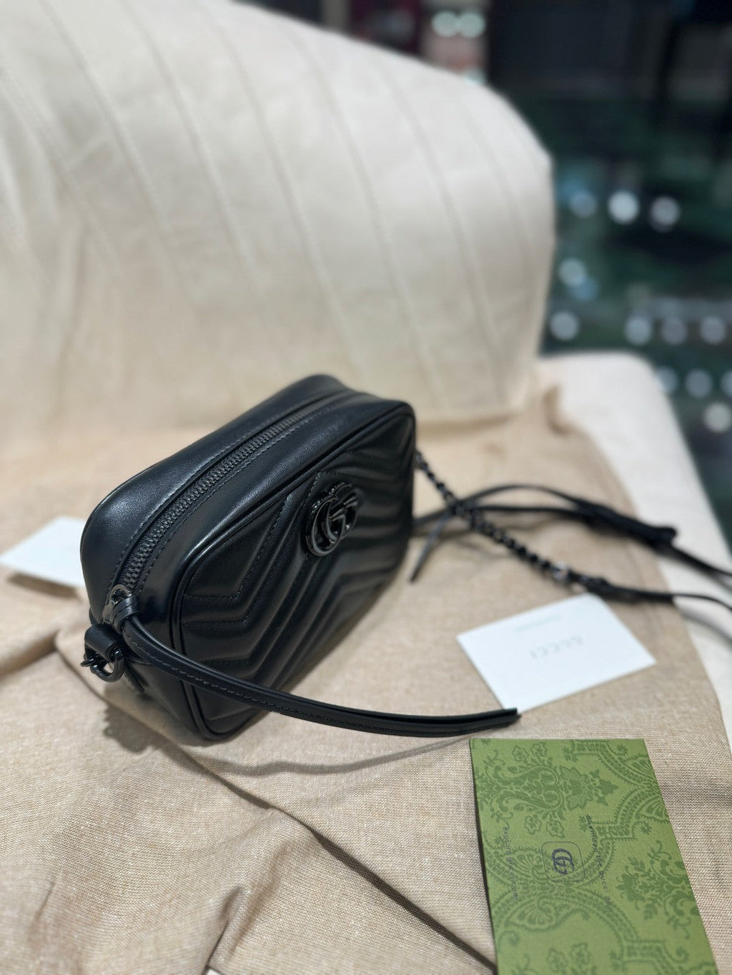 GUCCI MINI 18 MARMONT MATELASSÉ SHOULDER BAG BLACK CALFSKIN