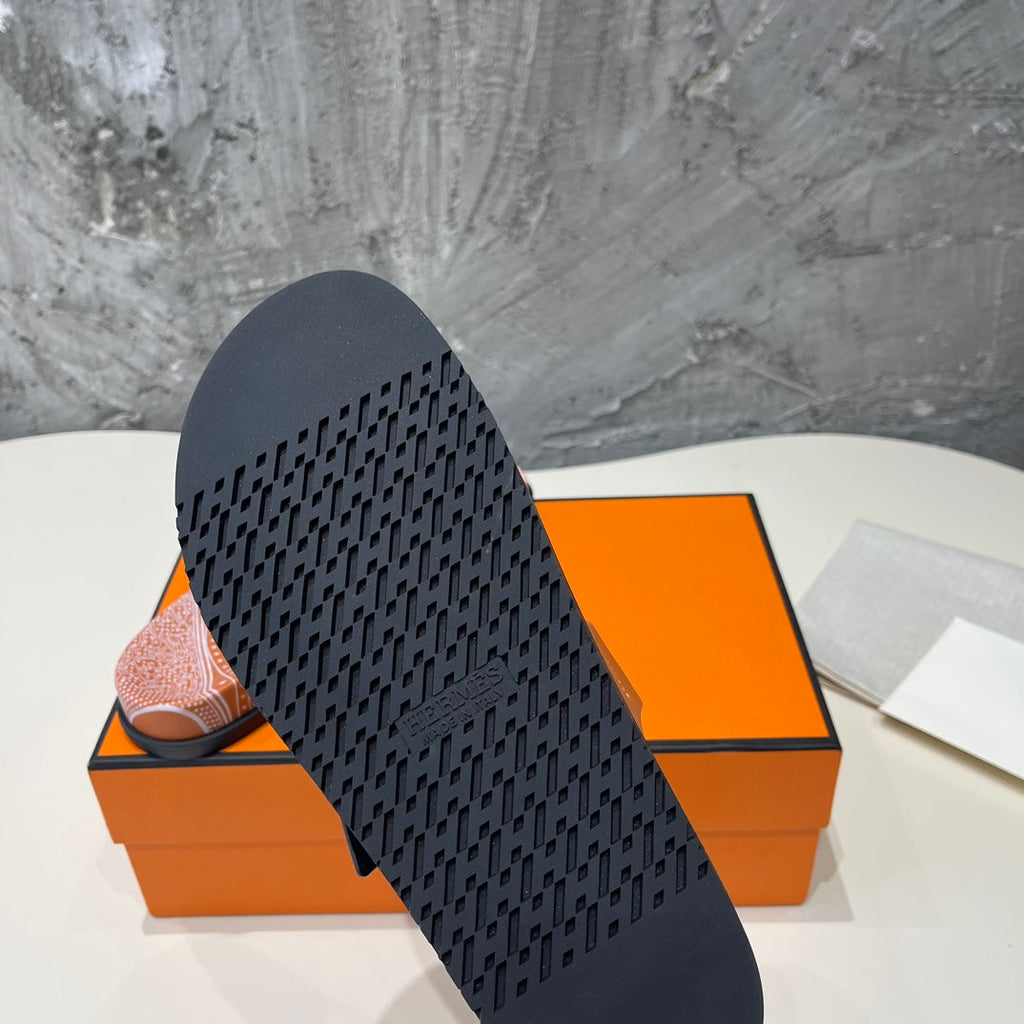HERMES CHYPRE SANDAL CARAMEL CALFSKIN UNIQUE