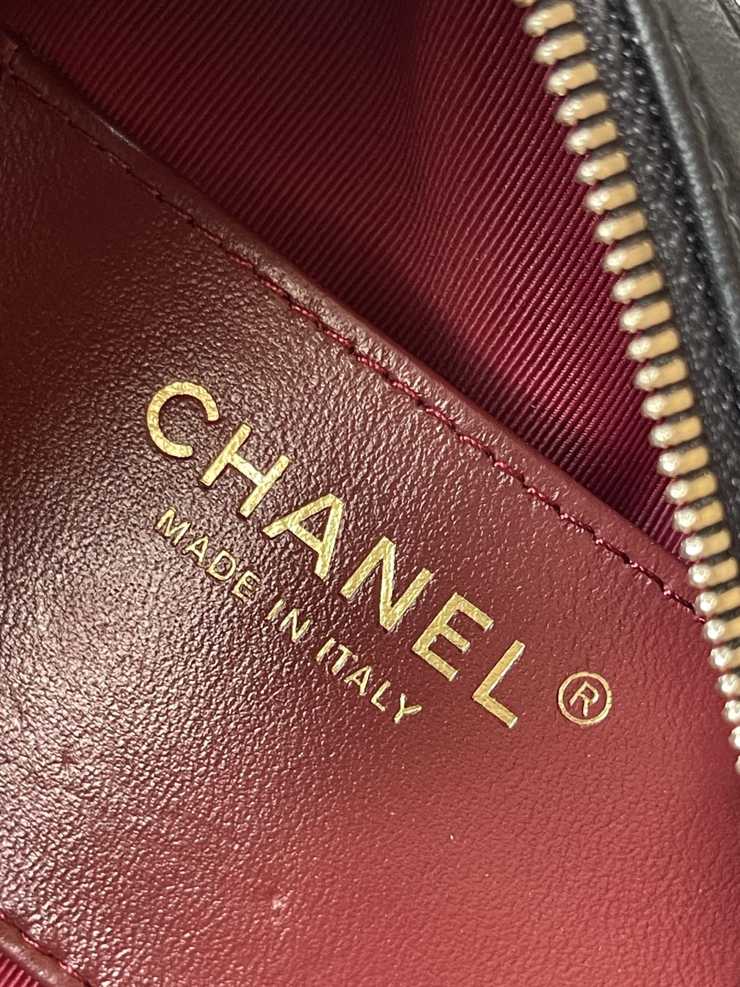 CHANEL CAMERA BAG 18 IN BLACK QUILTED LAMBSKIN DOUBLE C GOLD COIN