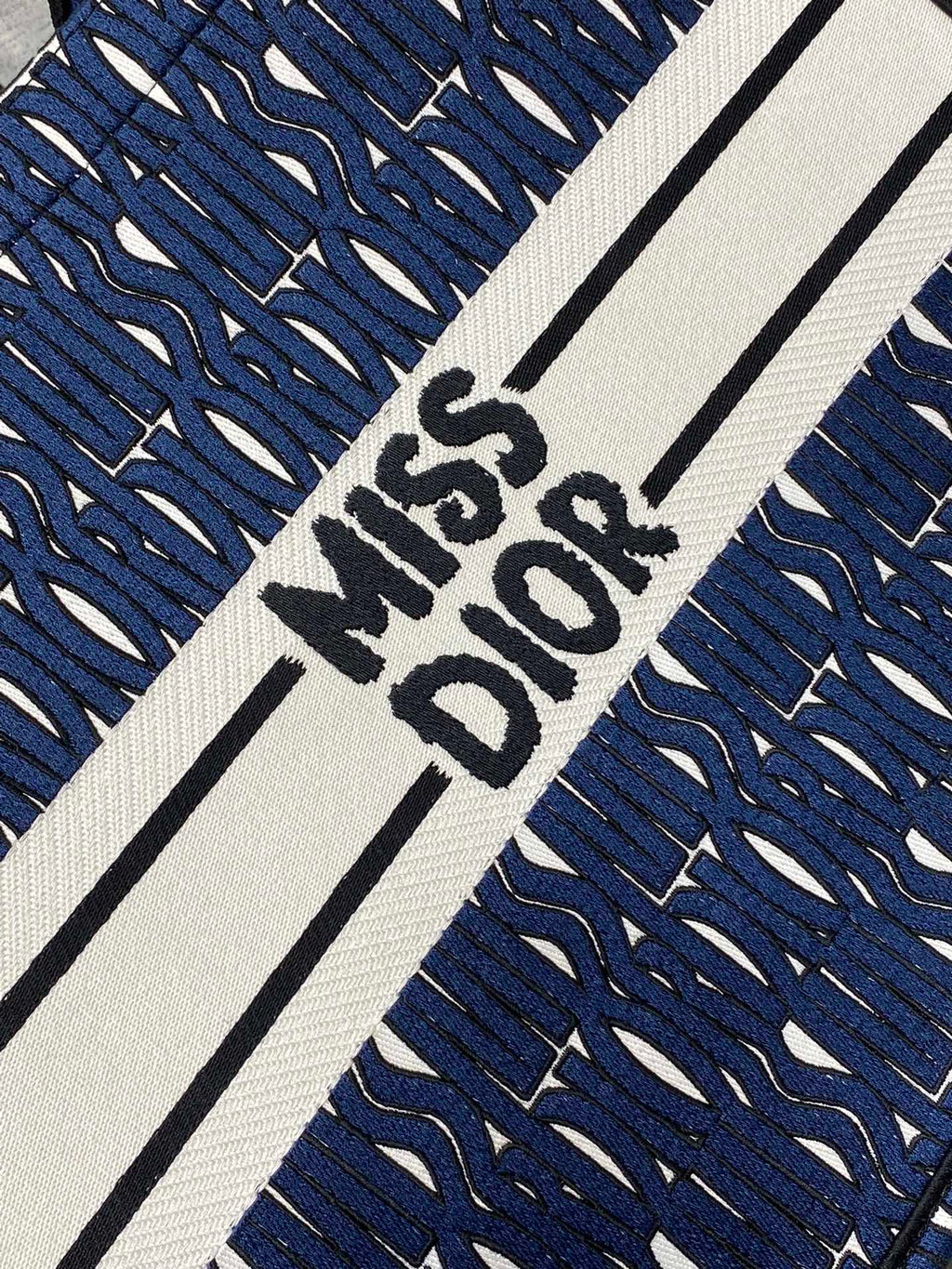 DIOR MISS LARGE TOTE 42 IN WHITE MIX DEEP COVE BLUE CANVAS
