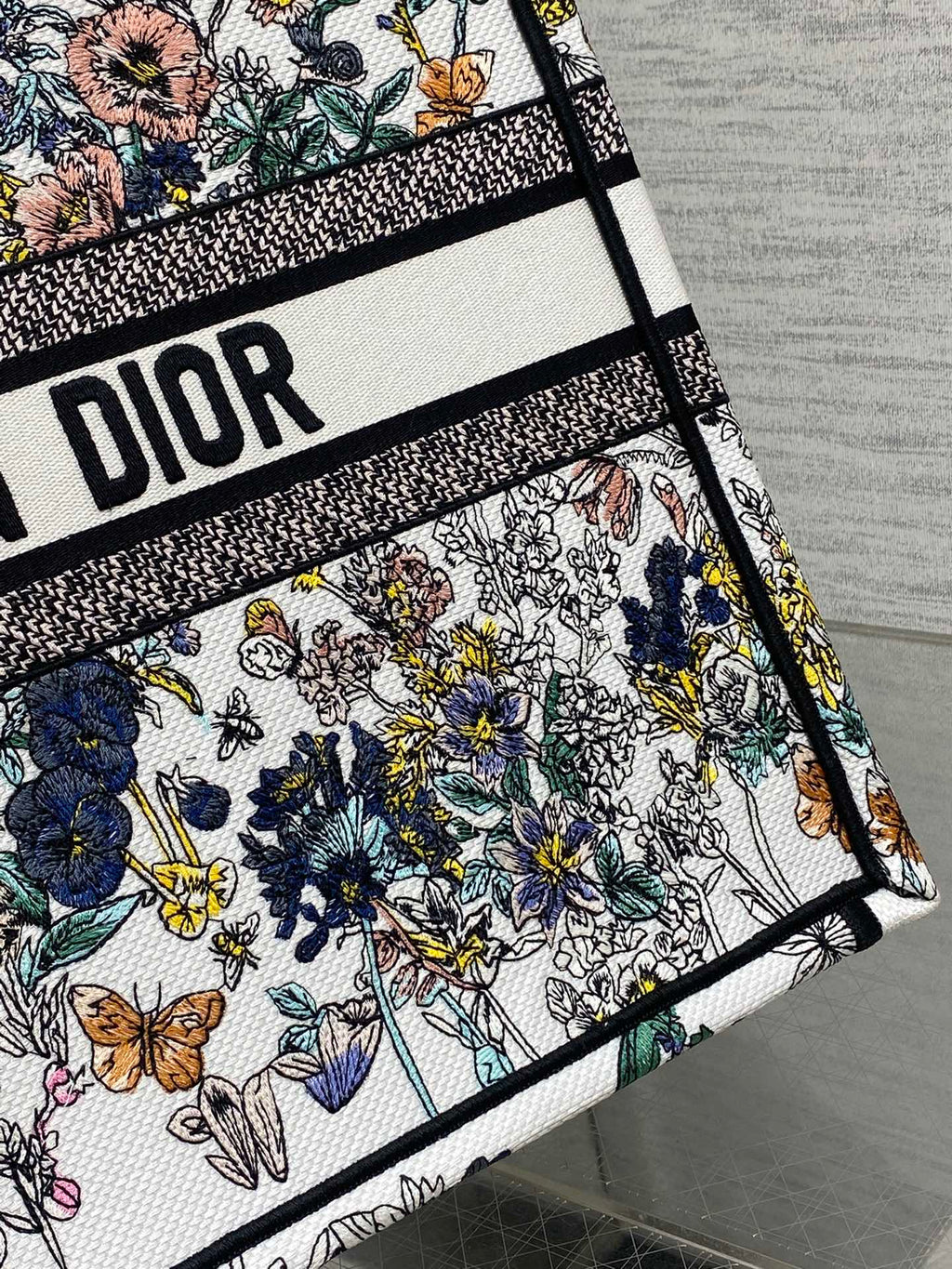 DIOR 25S LUCKY LARGE DIOR BOOK TOTE 42 IN MULTICOLOR DIOR FLOWERS CALENDAR ALLOVER EMBROIDERY