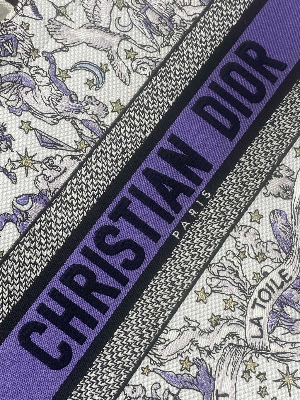 DIOR 25S LUCKY MEDIUM BOOK TOTE 36 IN WHITE AND PURPLE DIOR NIGHT OF DREAMS EMBROIDERY