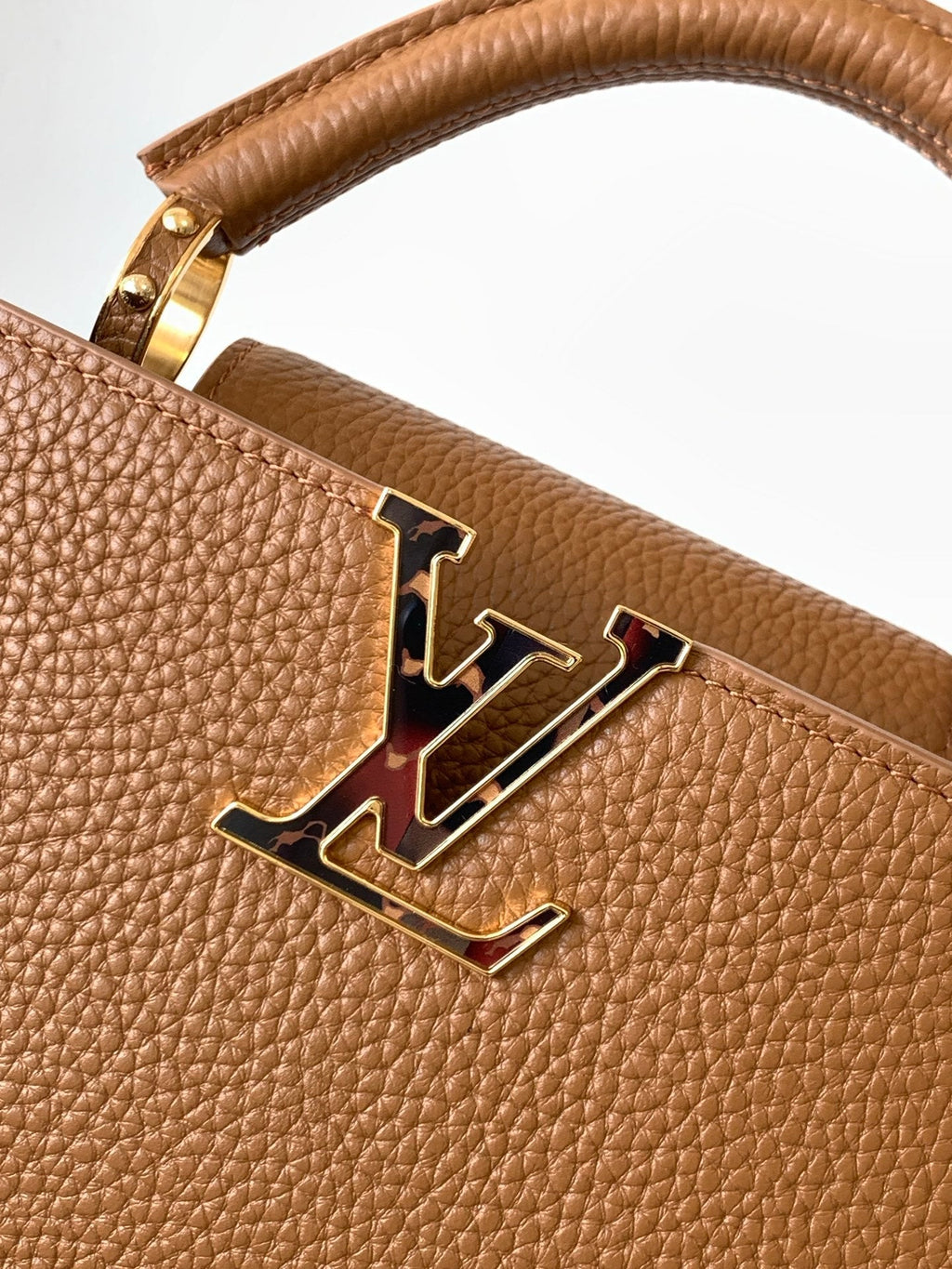 LOUIS VUITTON LV 25S CAPUCINES BAG 27 IN TAN CALFSKIN GOLD HARDWARE
